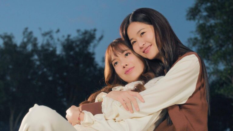 Apple Lapisara and Mim Panthita in The Earth GL Series